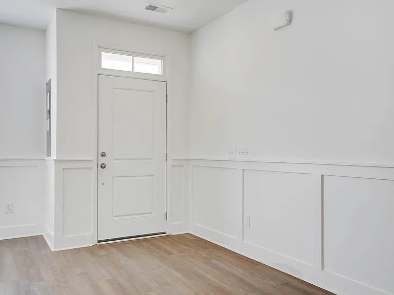 105 Pine Gate Dr — Photo 1