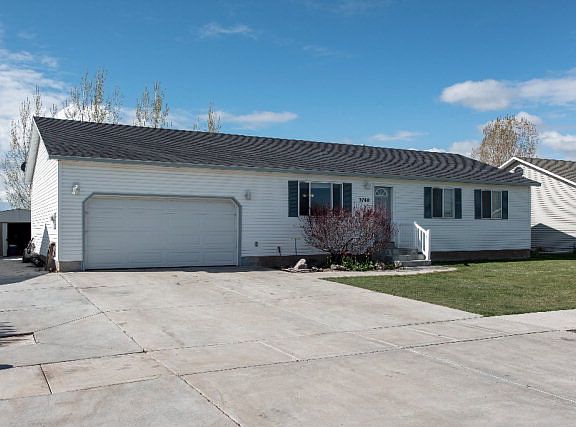2nd image of 3768 E Lorna Ave