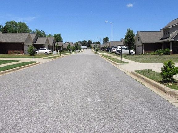 5th image of 312 Dovington Dr