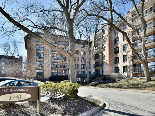 1740 Mission Hills Rd APT 106, Northbrook, IL 60062