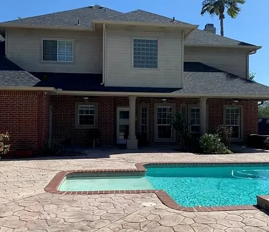 8033 Saint Laurent Dr — Photo 2