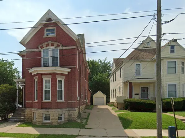 1020 University Ave, 1020 University Ave APT 2, Dubuque, IA 52001