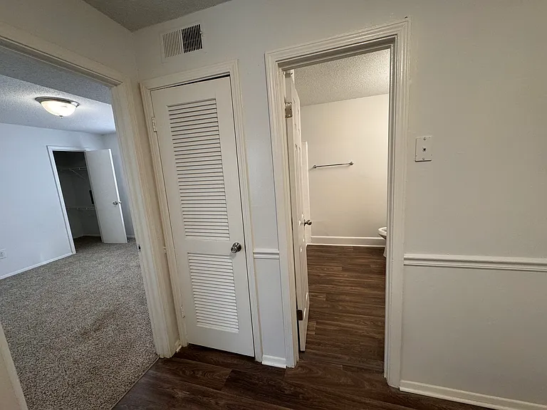 Hunting Ridge Apartments — Photo 25