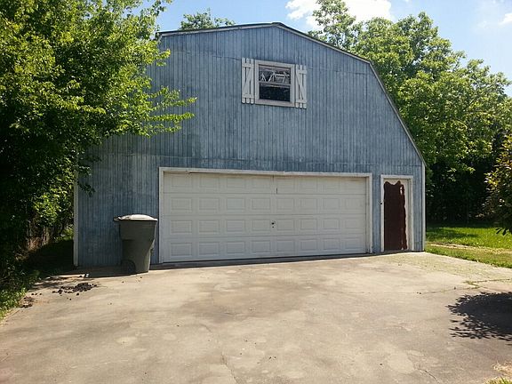2nd image of 2420 6th Ave