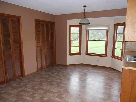 Dining with Bay Window