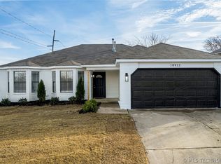 10933 S Oak Ave, Jenks, OK 74037
