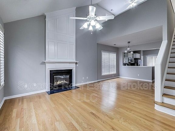 3rd image of 1645 Heyford Cir NW