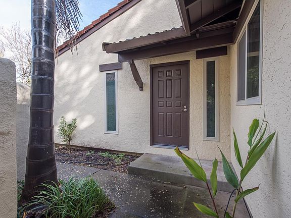 3rd image of 908 Shady Oak Drive