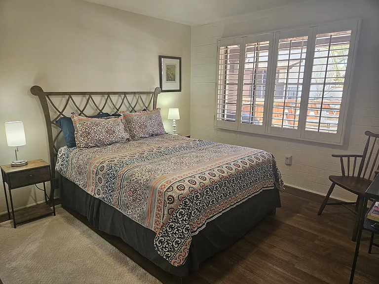 387 S Paseo Quinta #C — Photo 9