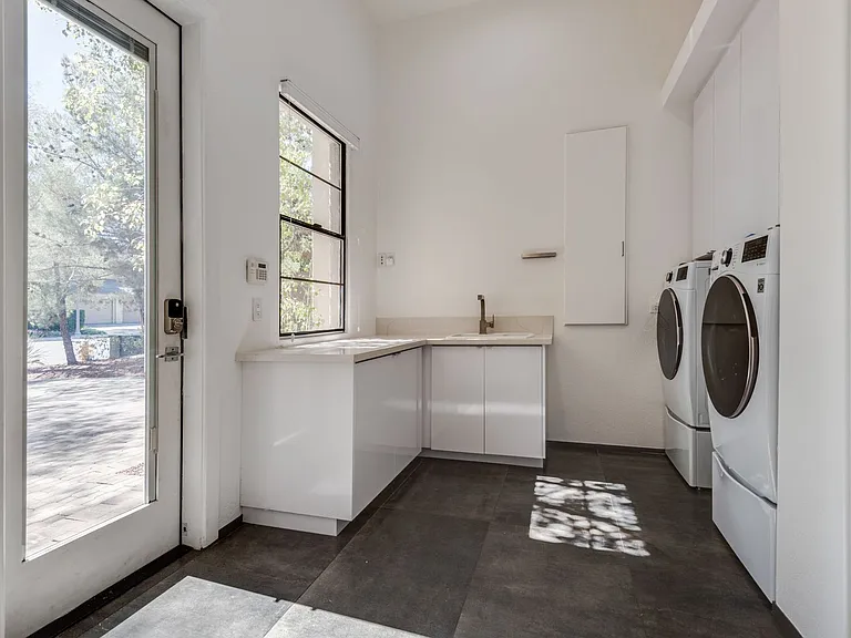 628 Edgebrook Dr — Photo 50