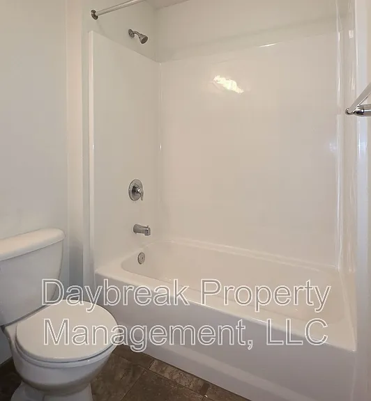 317 16th St S #4 — Photo 12