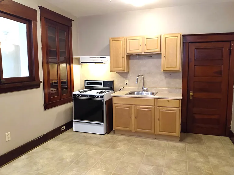 22 W Washington St #1 — Photo 4