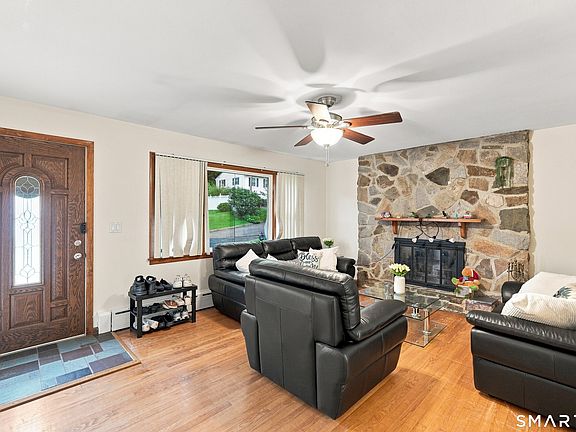 5th image of 46 Jason Avenue