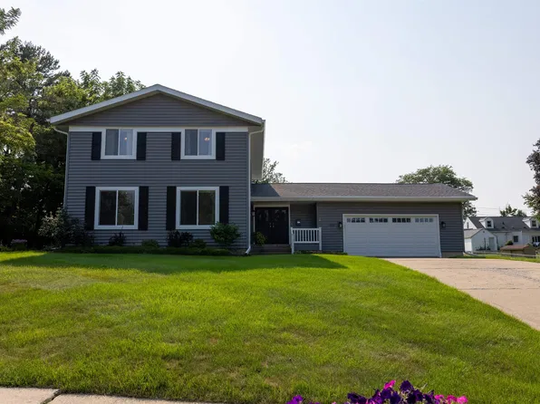 1122 S Benson Blvd, Freeport, IL 61032