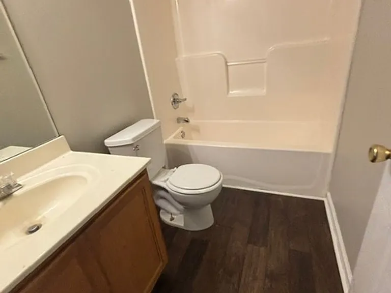 105 Stockton Ct — Photo 10