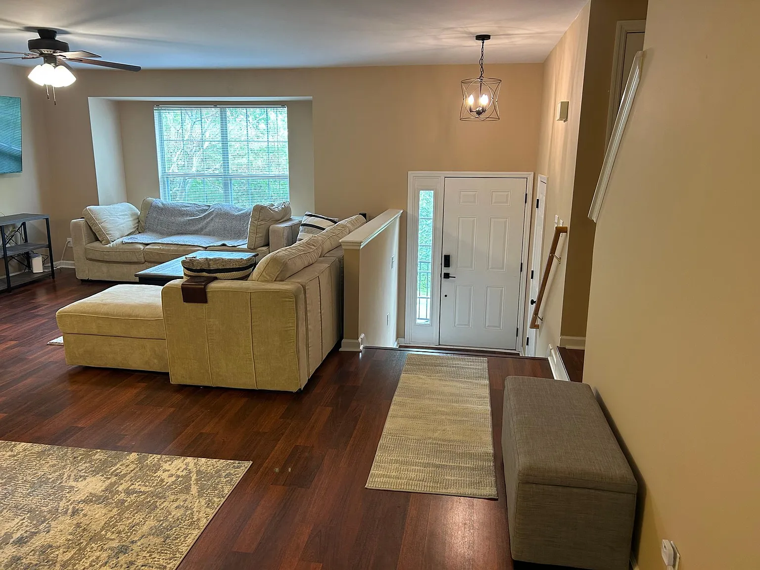 3 bed, 2.5 bath, 1849 sqft, $2,250 — Photo 2