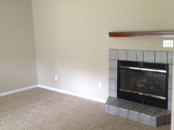 Living room/fireplace