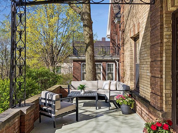 5th image of 30 Crocus Pl
