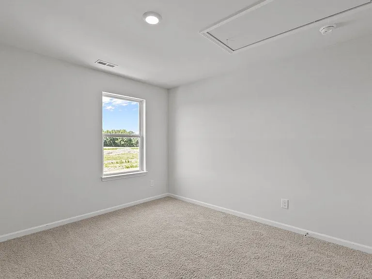 1025 Queensland Ln — Photo 9