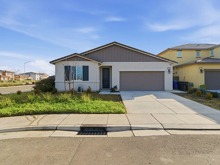 1808 Tiki Ave — Photo 3