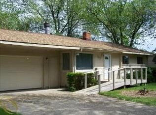 979 Gibson Ave, Oxford, MI 48371