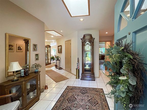 2nd image of 192 Fairway Drive #27