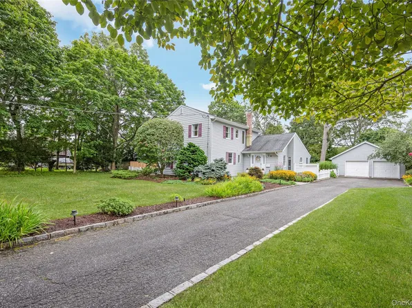 90 Academy Street, Bayport, NY 11705