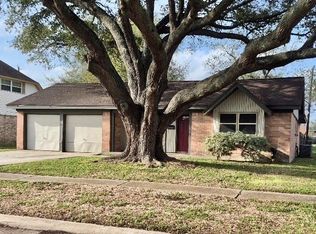 4805 Crepe Myrtle Ln, Pasadena, TX 77505