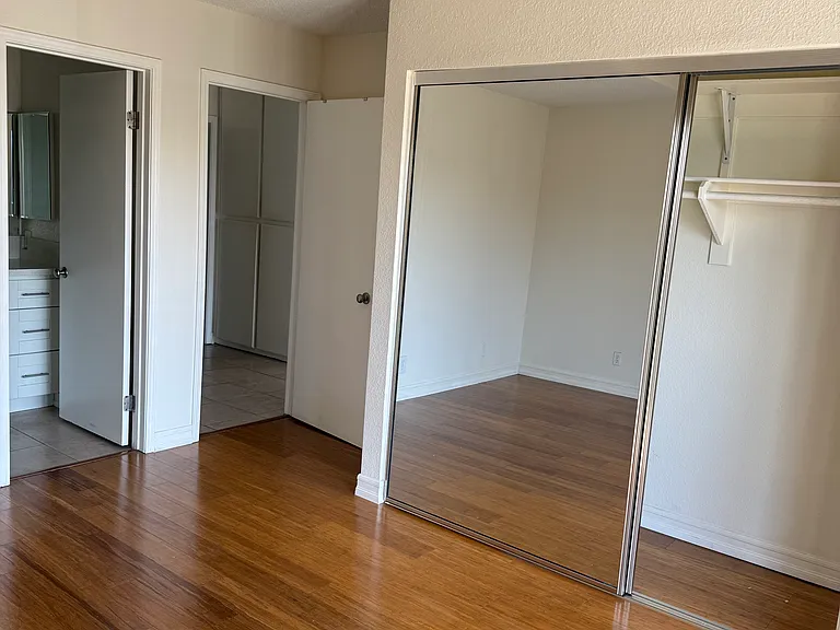 1108 Termino Ave #304 — Photo 9