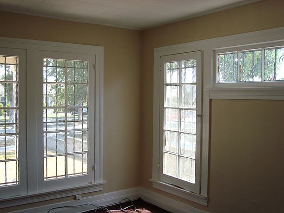 3rd image of 5723 Brynhurst Ave