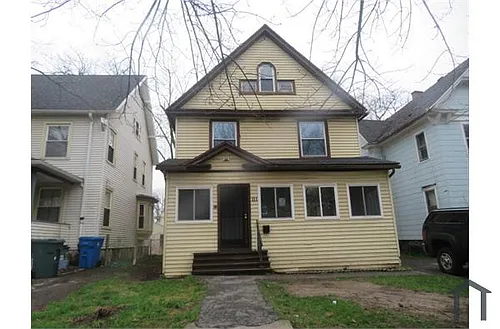 111 Warwick Ave Photo 1