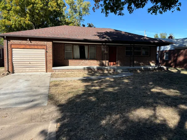 6050 Castle Dr, Wichita, KS 67218