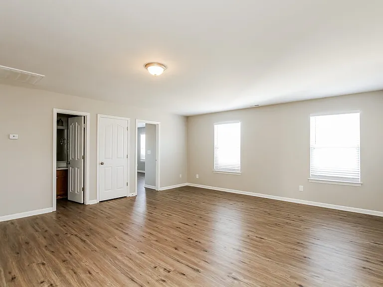 102 Clacton Ct — Photo 10