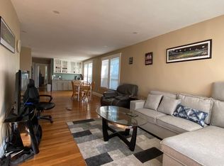 4577 Washington St #3R, Roslindale, MA 02131