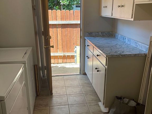 3rd image of 2528 Bates Dr