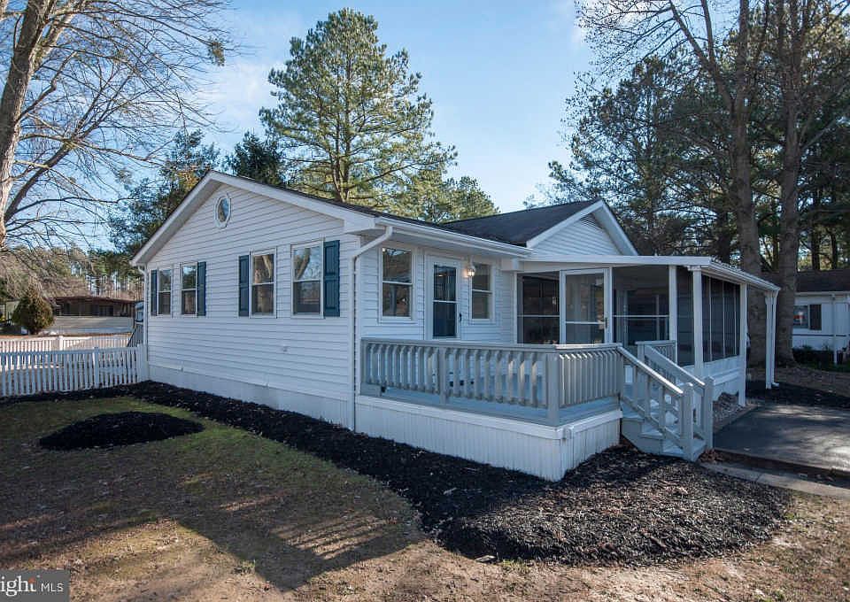 1st image of 23771 Evergreen Ln