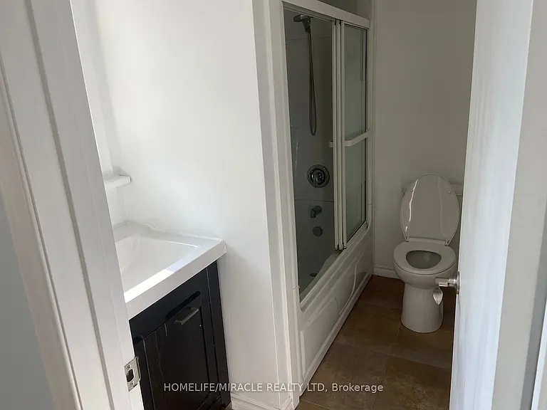25 Thornridge Cres #MAIN FLOOR — Photo 7