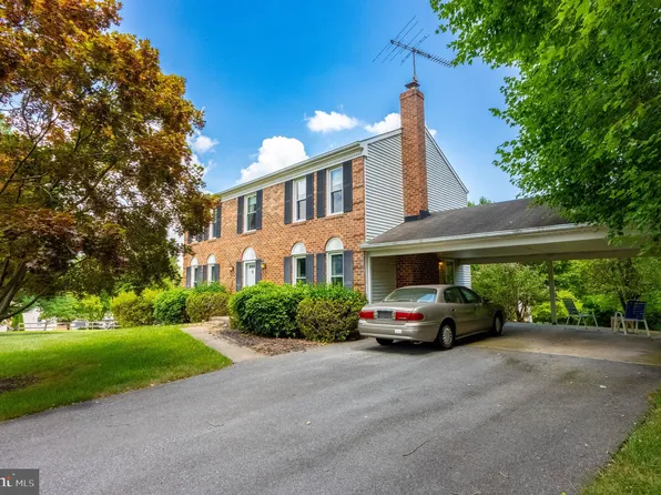 638 Tanglewood Dr, Sykesville, MD 21784