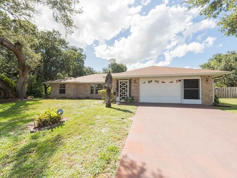 1236 Buffing Cir SE