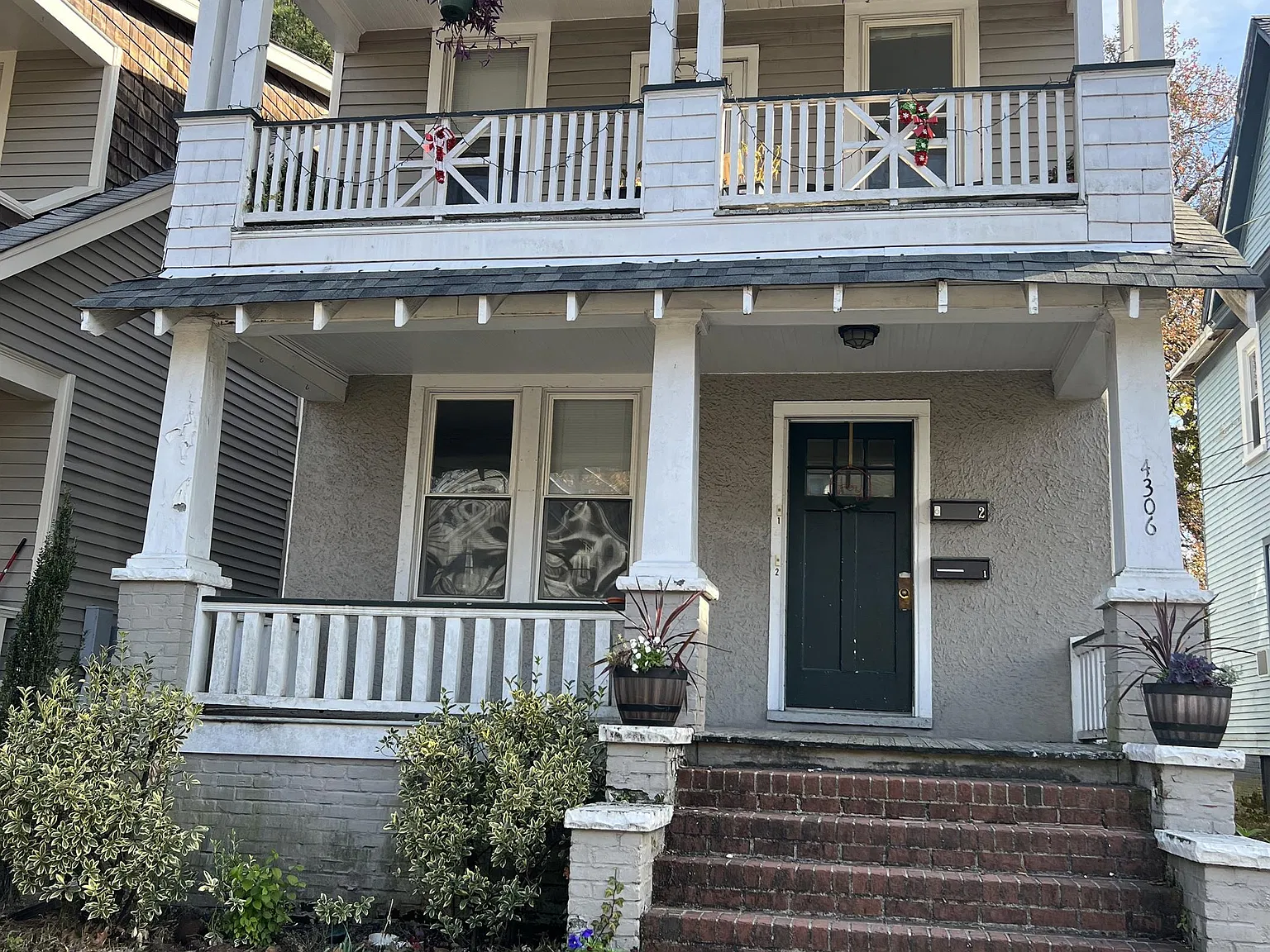 4306 Colonial Avenue - 2 — Photo 1