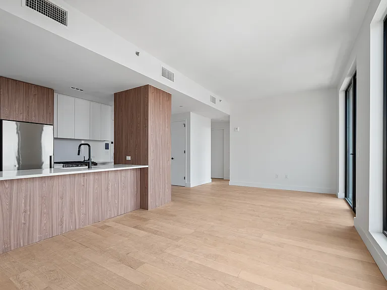 224 W 124th St #1700 — Photo 7