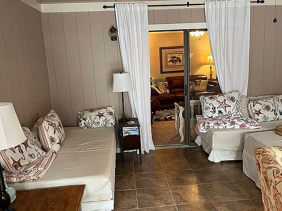 Carolina rm or 3 bedroom 