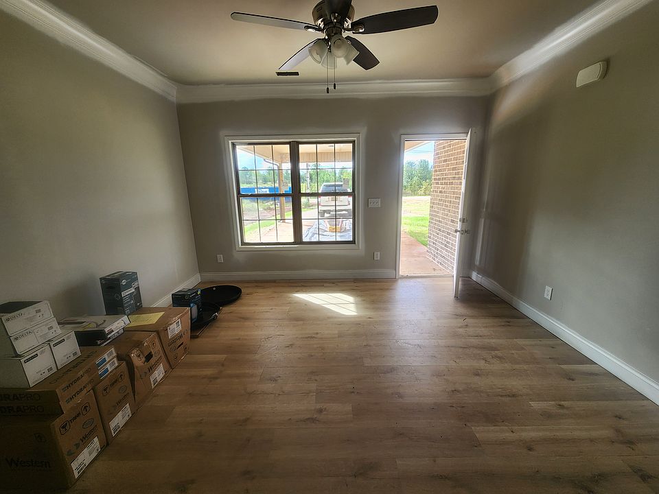 2nd image of 209 Fern Bank Dr #B
