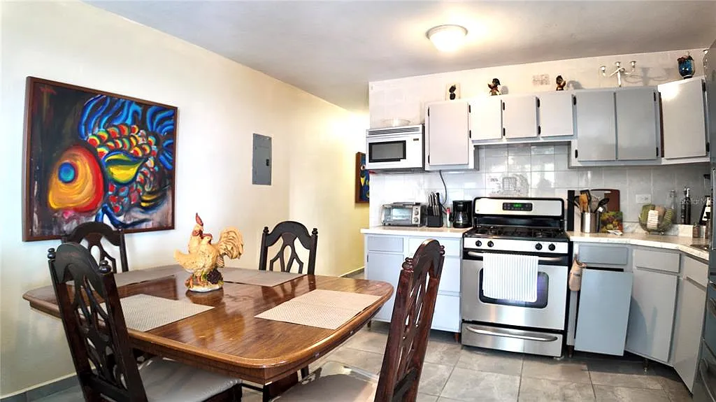 2 bed, 1.0 bath, 1200 sqft, $2,000 — Photo 4