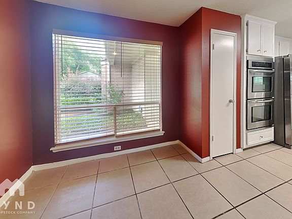 5th image of 2103 Woodland Springs St