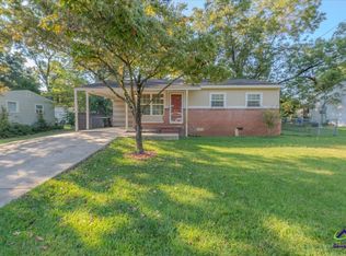 214 Kingsbury Cir, Warner Robins, GA 31088