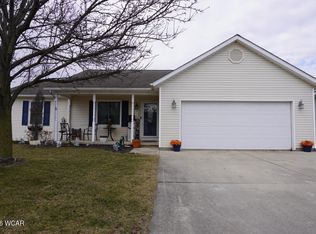 917 Sunrise Dr, Wapakoneta, OH 45895
