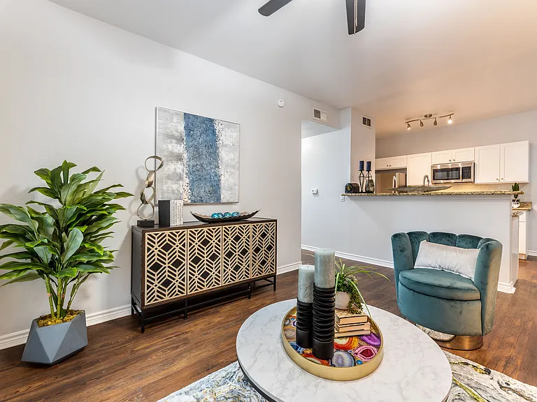 Lakebridge Apartments — Photo 5
