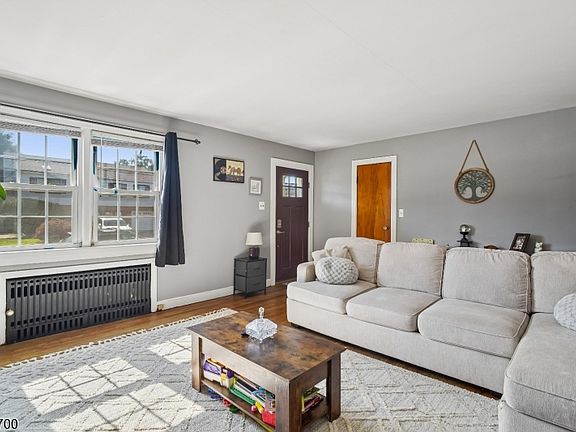 4th image of 20 S 18Th St