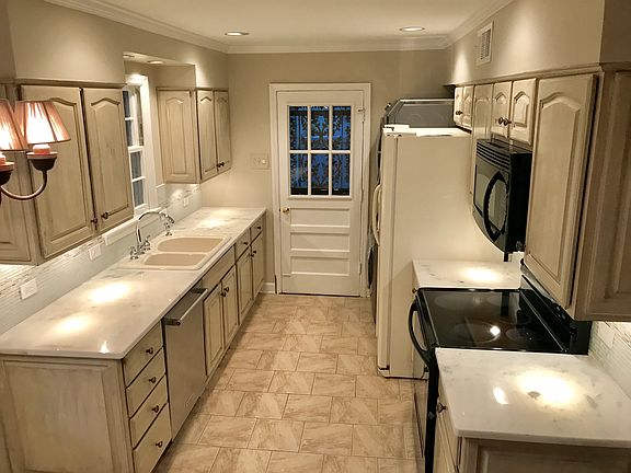 3rd image of 5094 Norich Ave